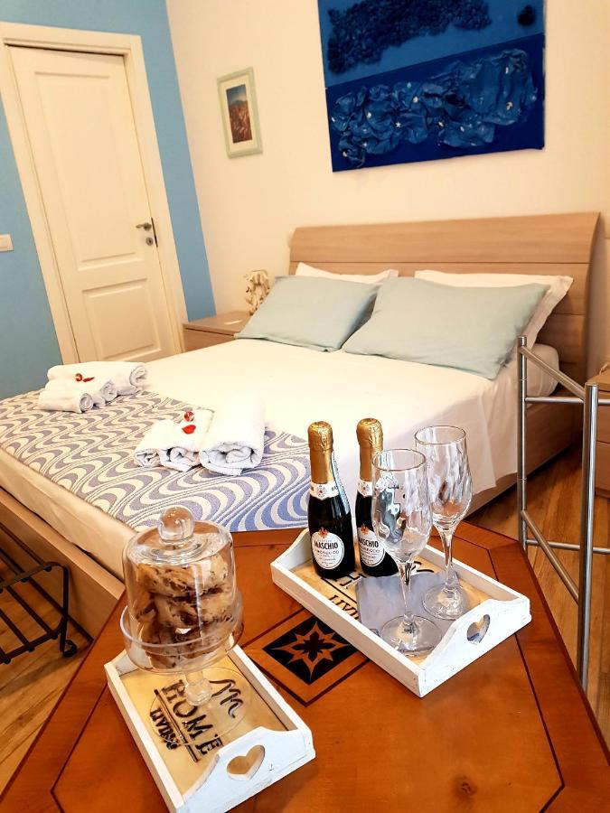 나폴리 Lo Specchio Dei Papiri B&B 외부 사진